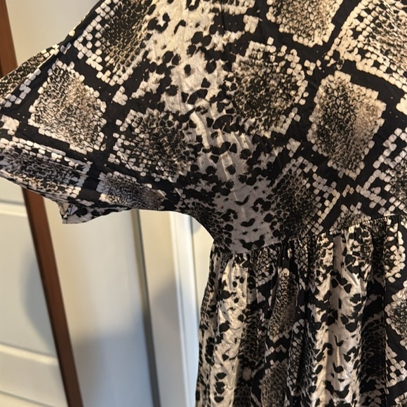 Zara, black white reptile, snake print, baby doll, mini dress, medium - Picture 4 of 10